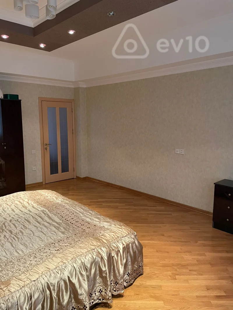 6 otaqlı mənzil, 300 m², Ənvər Hüseynov — Mənzil, Bakı (9)