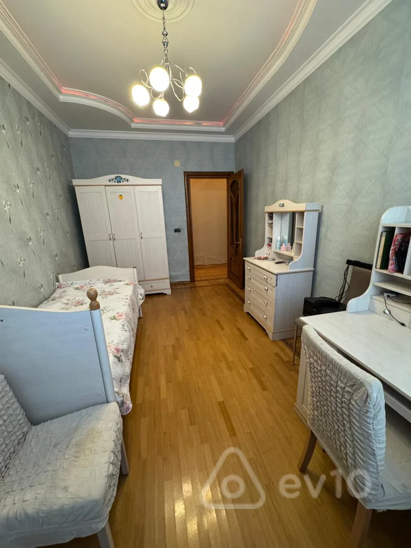 4 otaqlı mənzil, 180 m², İsmail BƏY Qutqaşınlı — Mənzil, Bakı (10)
