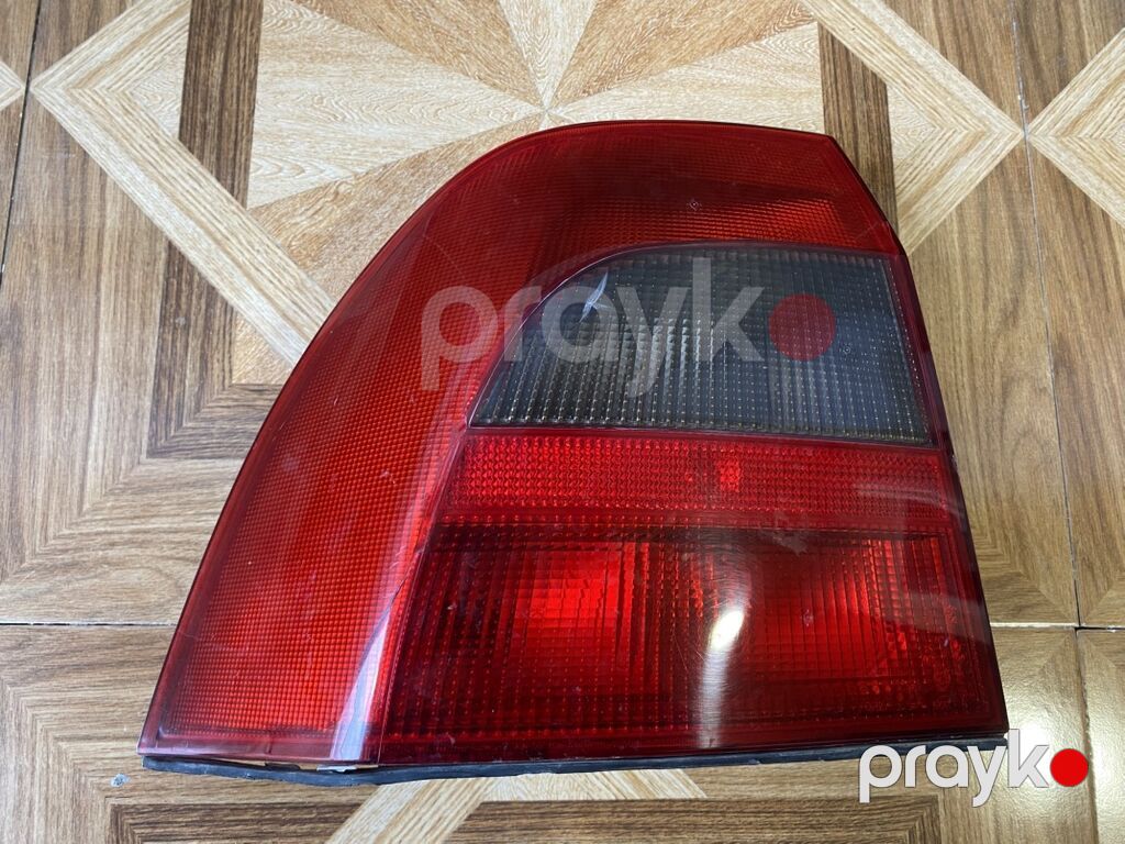 Salam opel vectra stopları hər ikisində çat var endirim olunacaq — Avtomobil işığı, Sumqayıt (2)