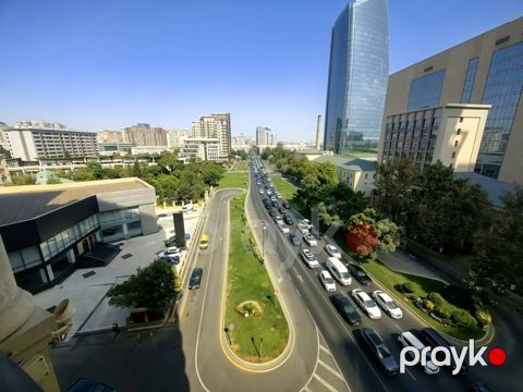 Satılır 4 otaqlı yeni tikili 205 m² — Bakı