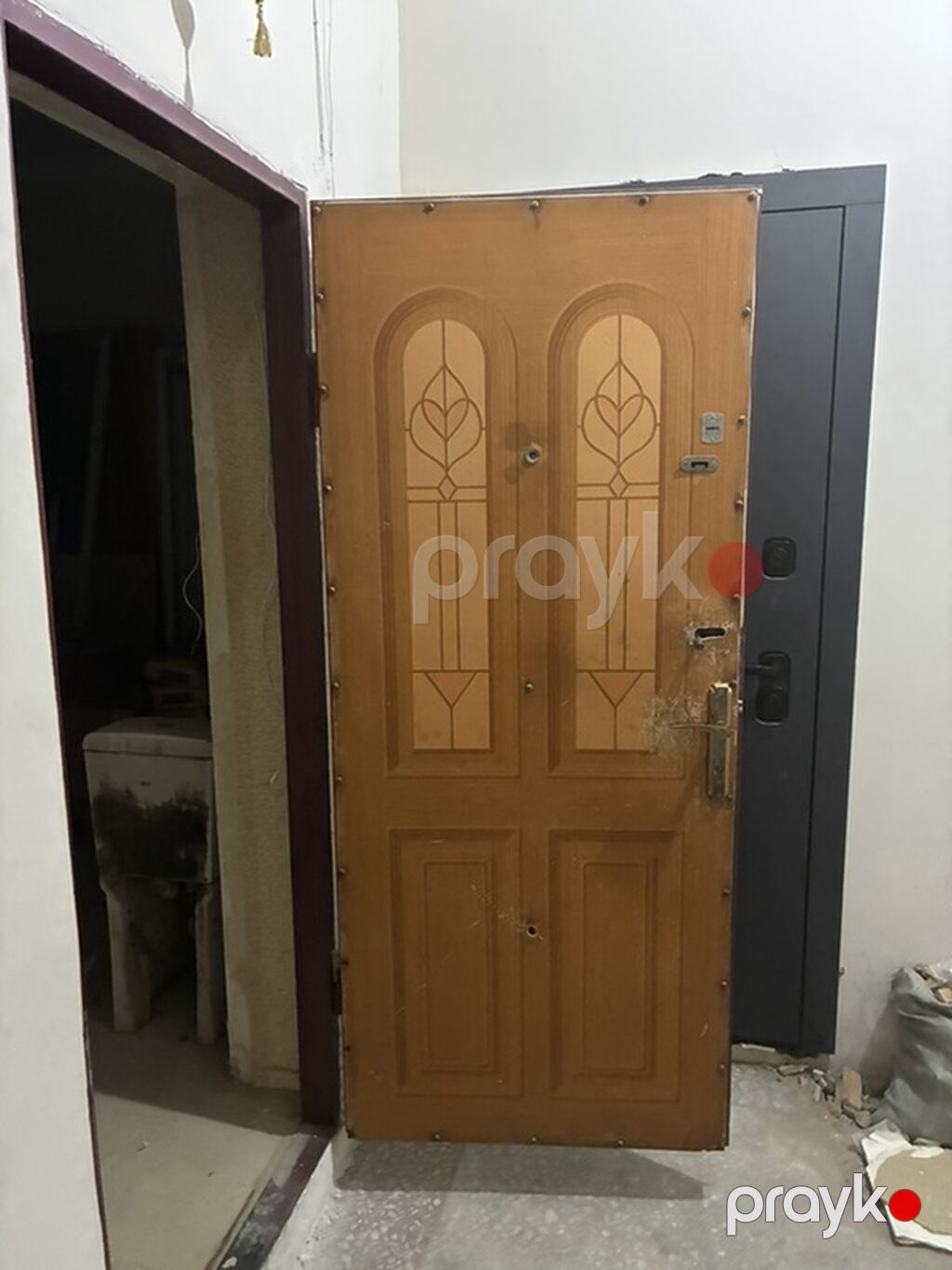 Dəmir giriş qapısı İçərisi abşıvka olunub ortası izoliyasiya edilib — Pəncərələr, qapılar, balkonlar, Bakı (3)