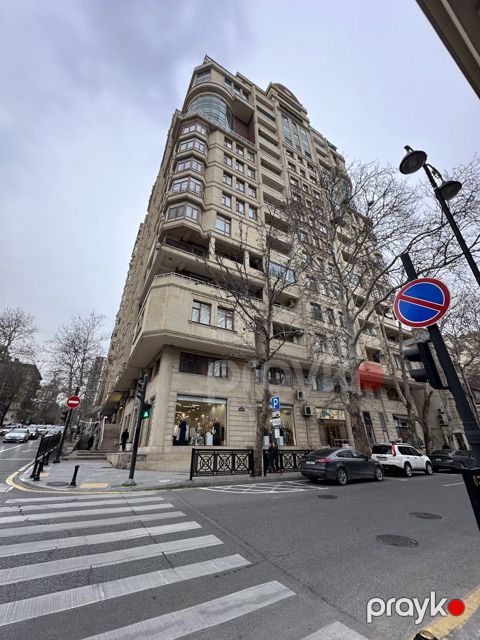 Satılır obyekt 160 m² — Bakı