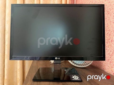 LG Flatron E2360V-PN sonuncu modelidir. Tam islek veziyyetdedir — Bakı