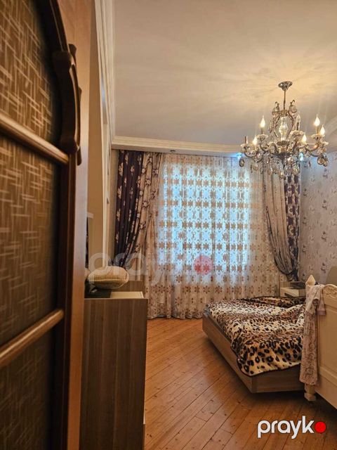 Satılır 5 otaqlı həyət evi/bağ evi 2.5 m² — Bakı