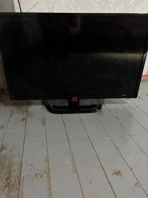 Televizor LG — TV və video texnikası
