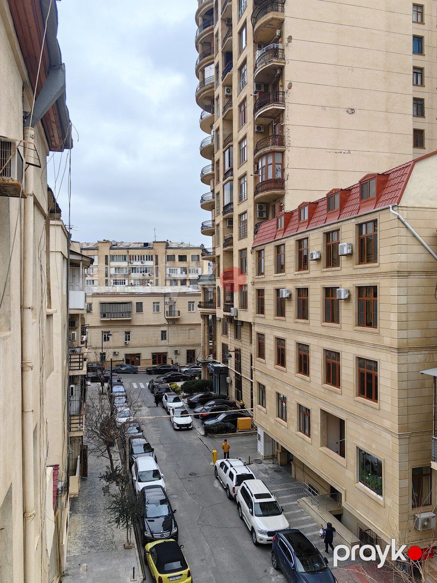Satılır 2 otaqlı köhnə tikili 57 m² — Mənzil, Bakı (8)
