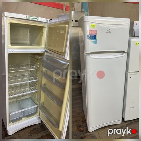 Indesit iki qapılı soyuducu - Üst bölmə: dondurucu. Qapağın içində — Digah
