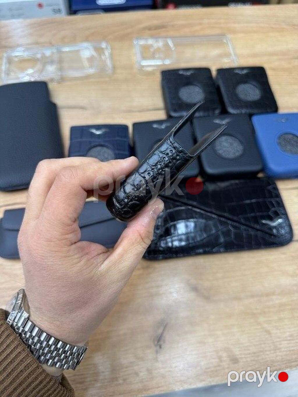 "Vertu Ironflip Alligator Skin Basalt Black 512GB/12GB" arxalığı — Çexollər, Bakı (4)