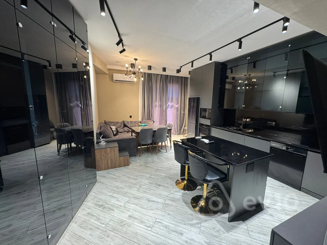 3 otaqlı mənzil, 100 m², Xaqani Rustamov — kirayə — Mənzil, Bakı (11)