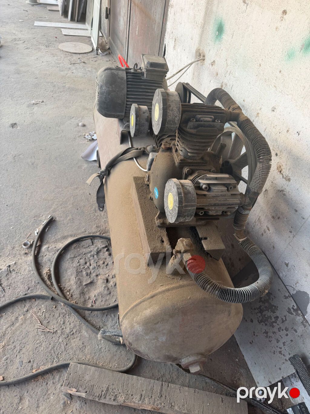 Kompressor 300 l əla vəziyyətdə balonuynan bir yerdə satılır — Avtoxidmət üçün, Bakı (4)