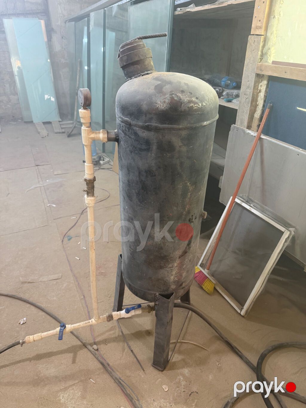 Kompressor 300 l əla vəziyyətdə balonuynan bir yerdə satılır — Avtoxidmət üçün, Bakı (3)