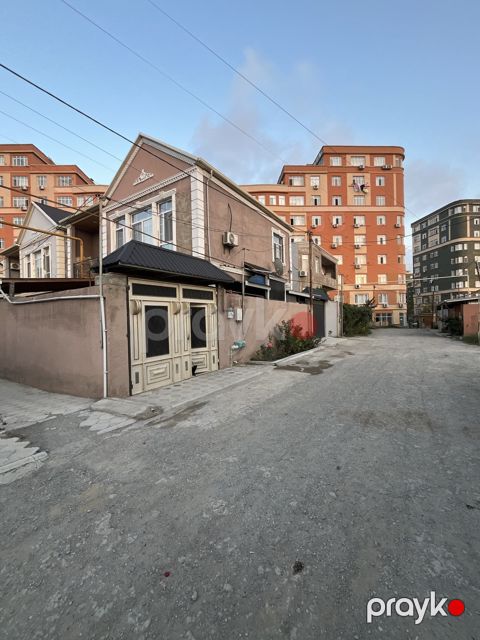 Satılır 4 otaqlı həyət evi/bağ evi 180 m² — Bakı