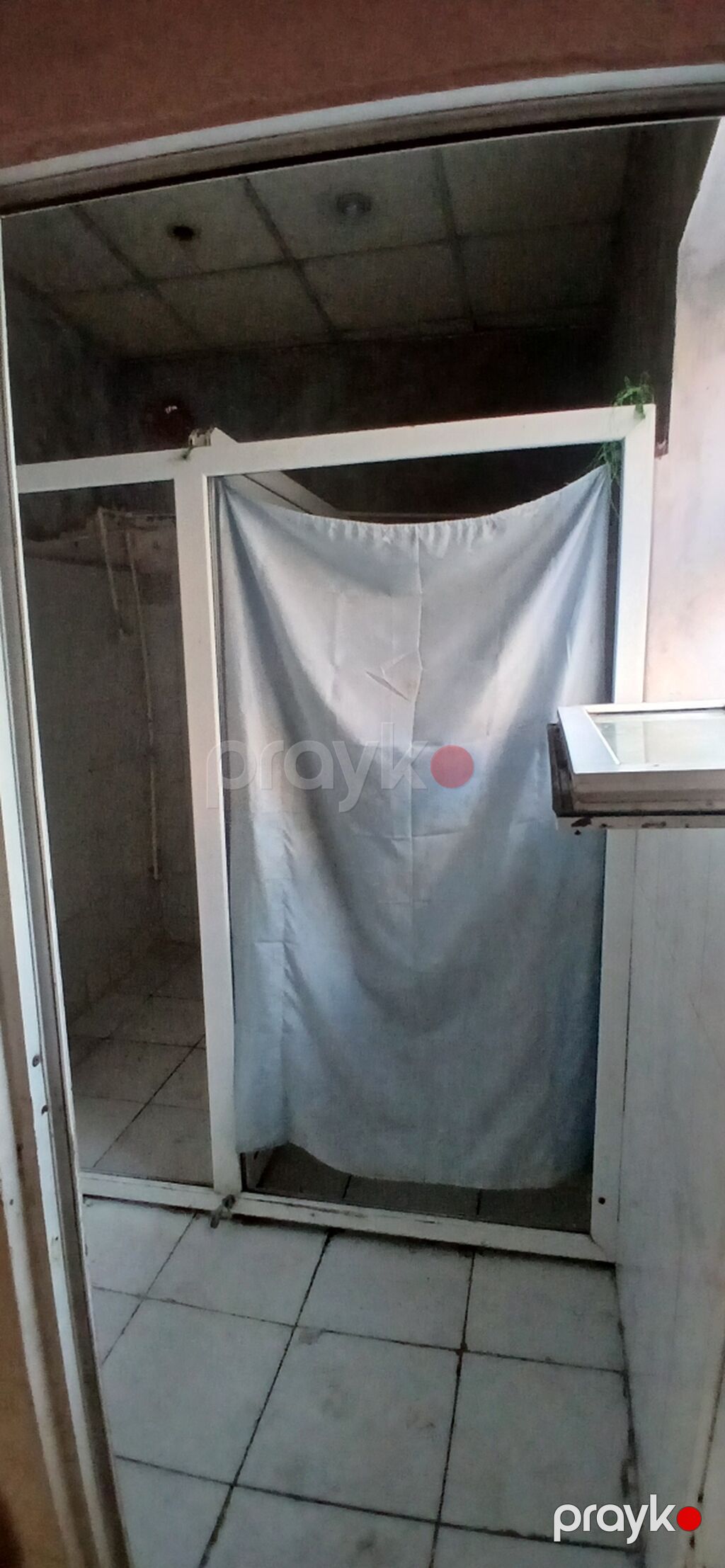 Köməkçi yataqxana/hostel tipli obyekt – uzun dəhliz boyunca pərdələrlə — Mənzil, Bakı (9)