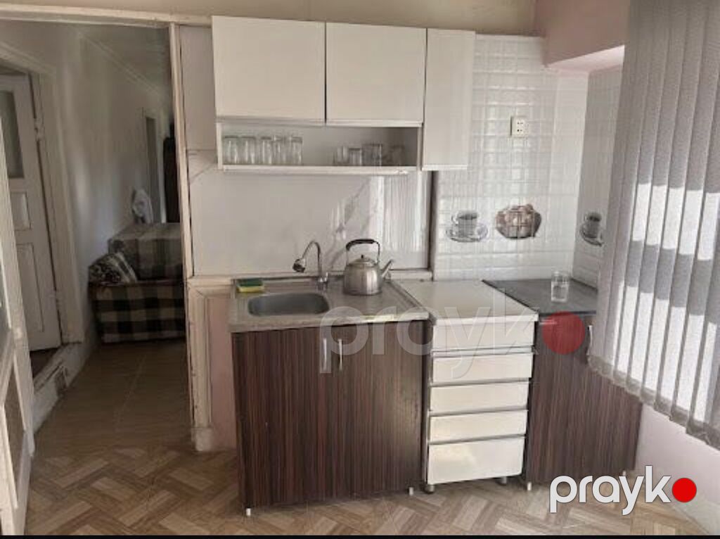 Lənkəran şəhərində, Kiçik Bazar məscidi yaxınlığında qız tələbələr — Ev, villa, Lənkəran (8)
