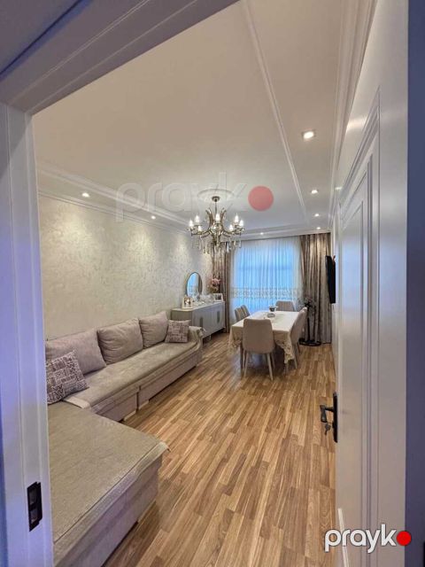Satılır 4 otaqlı köhnə tikili 110 m² — Bakı