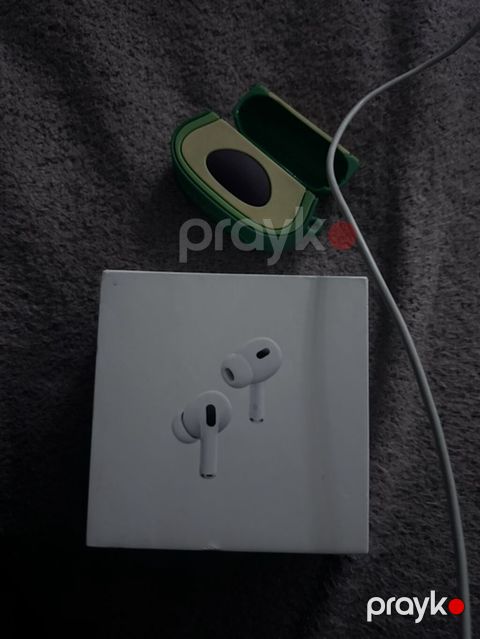 Airpods pro 2 noqte cizigsiz shekilde kimi 2 defe gulaga taxilib sonra — Bakı