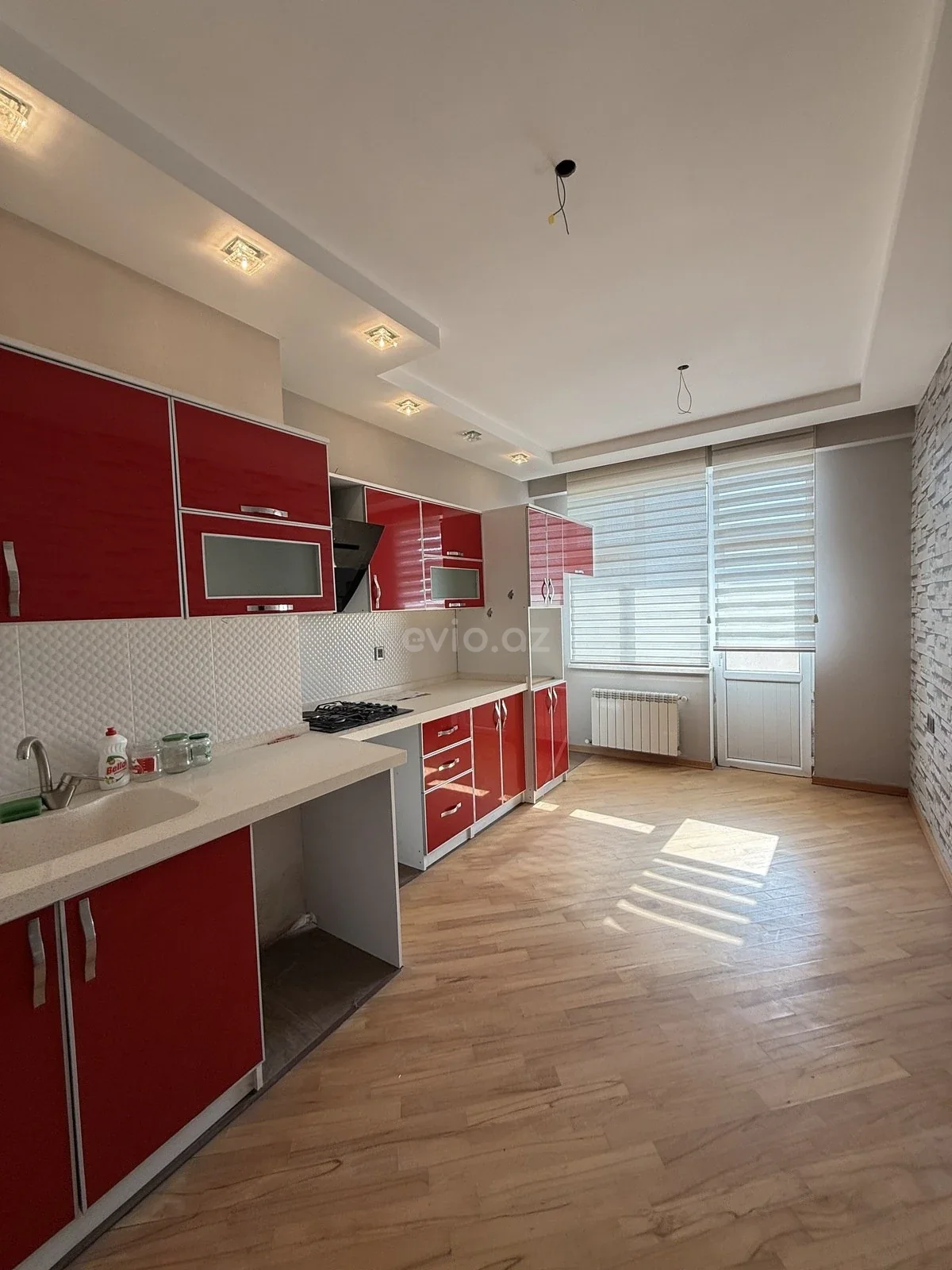 3 otaqlı tam təmirli mənzil satılır Köhnə Günəşli qəsəbəsində — Mənzil, Bakı (10)