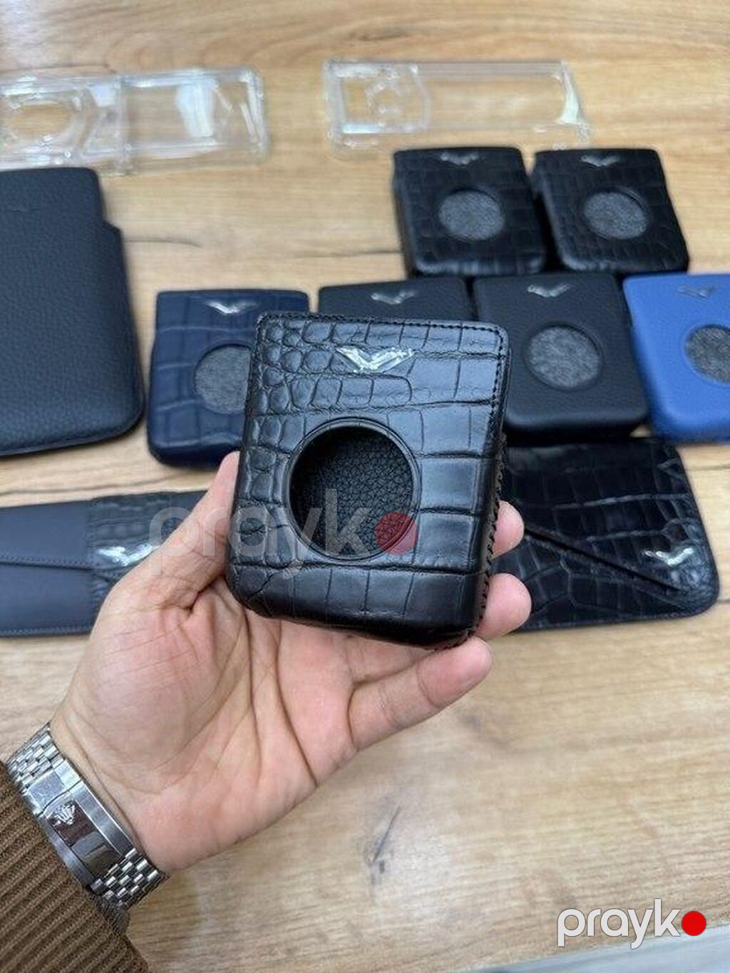 "Vertu Ironflip Alligator Skin Basalt Black 512GB/12GB" arxalığı — Çexollər, Bakı (2)