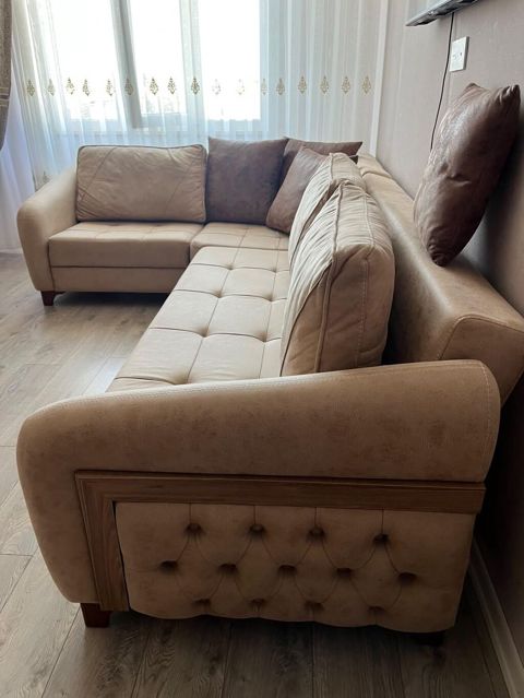 Divan 550azn satılır. Açılır bazalıdı ölçü 2×3. Ünvan Yeni Günəşli — Digah