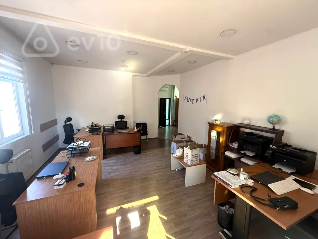 Ofis, 100 m², Mir Celal Kucesi — kirayə — Bakı