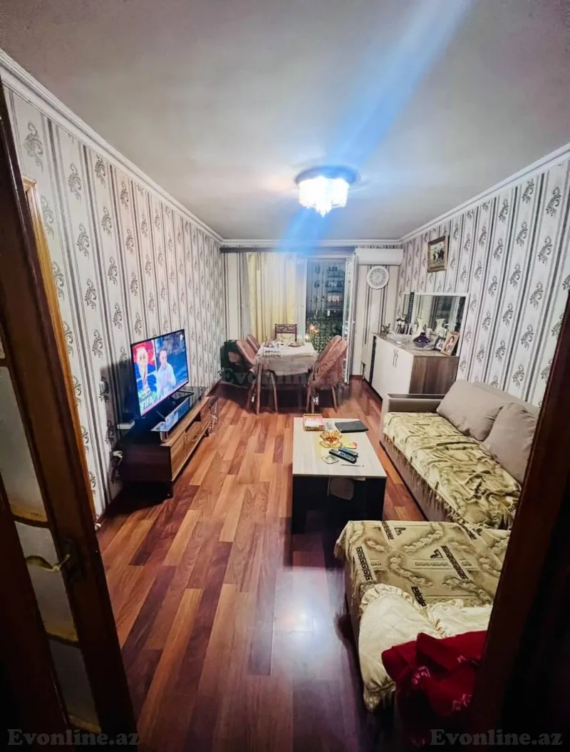 Satılır 3 otaqlı Mənzil Köhnə tikili 75 m² Bakı, Yasamal r., İnşaatçılar m — Bakı