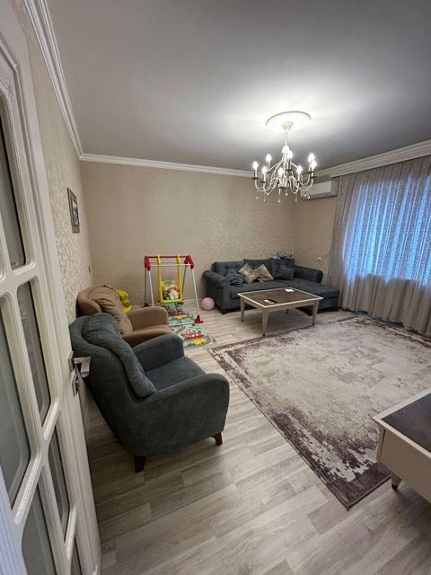 Satılır 3 otaqlı köhnə tikili 85 m² — Bakı