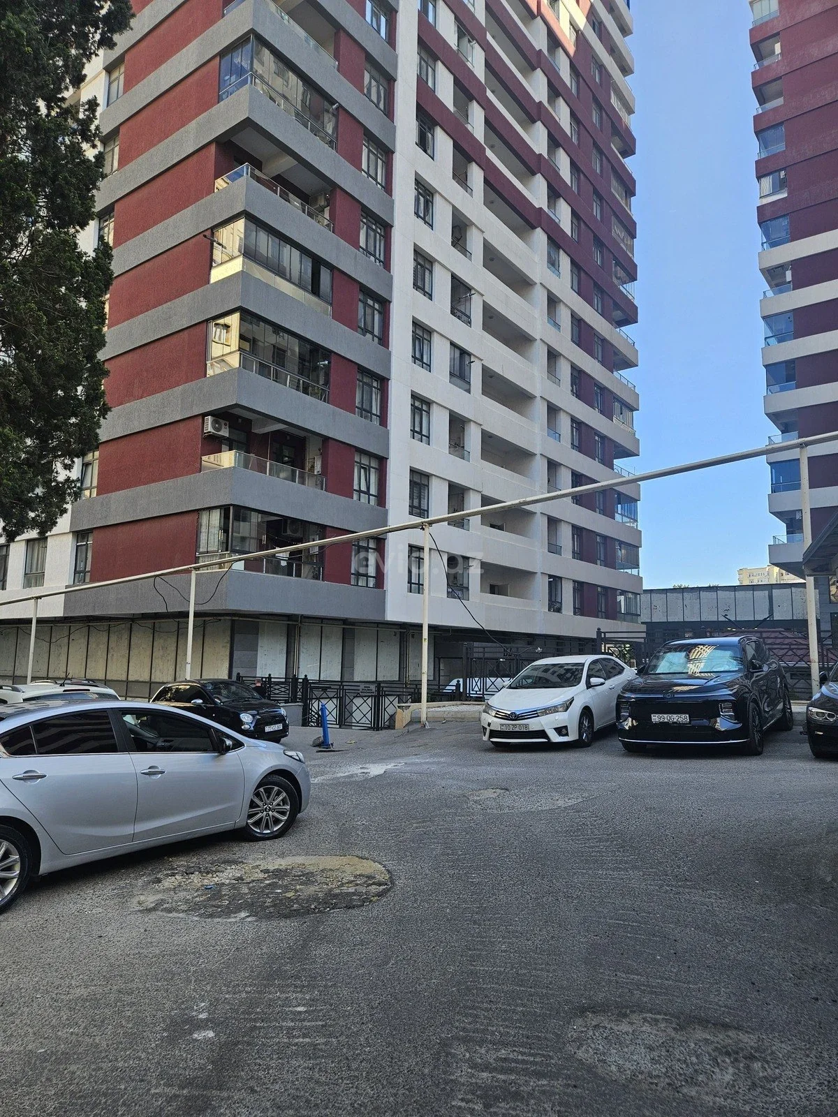 2 otaqlı orta təmirli mənzil satılır 5-ci mikrorayonda — Mənzil, Bakı (9)