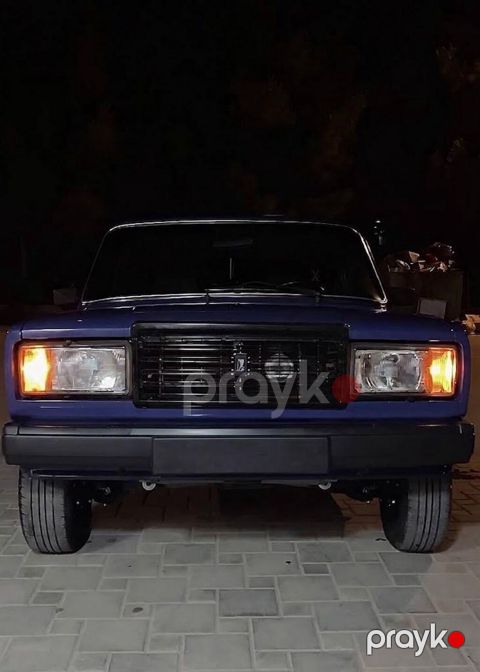 VAZ 2107, dördqapılı sedan, tünd mavi rəng. - Kuzov: klassik “07”