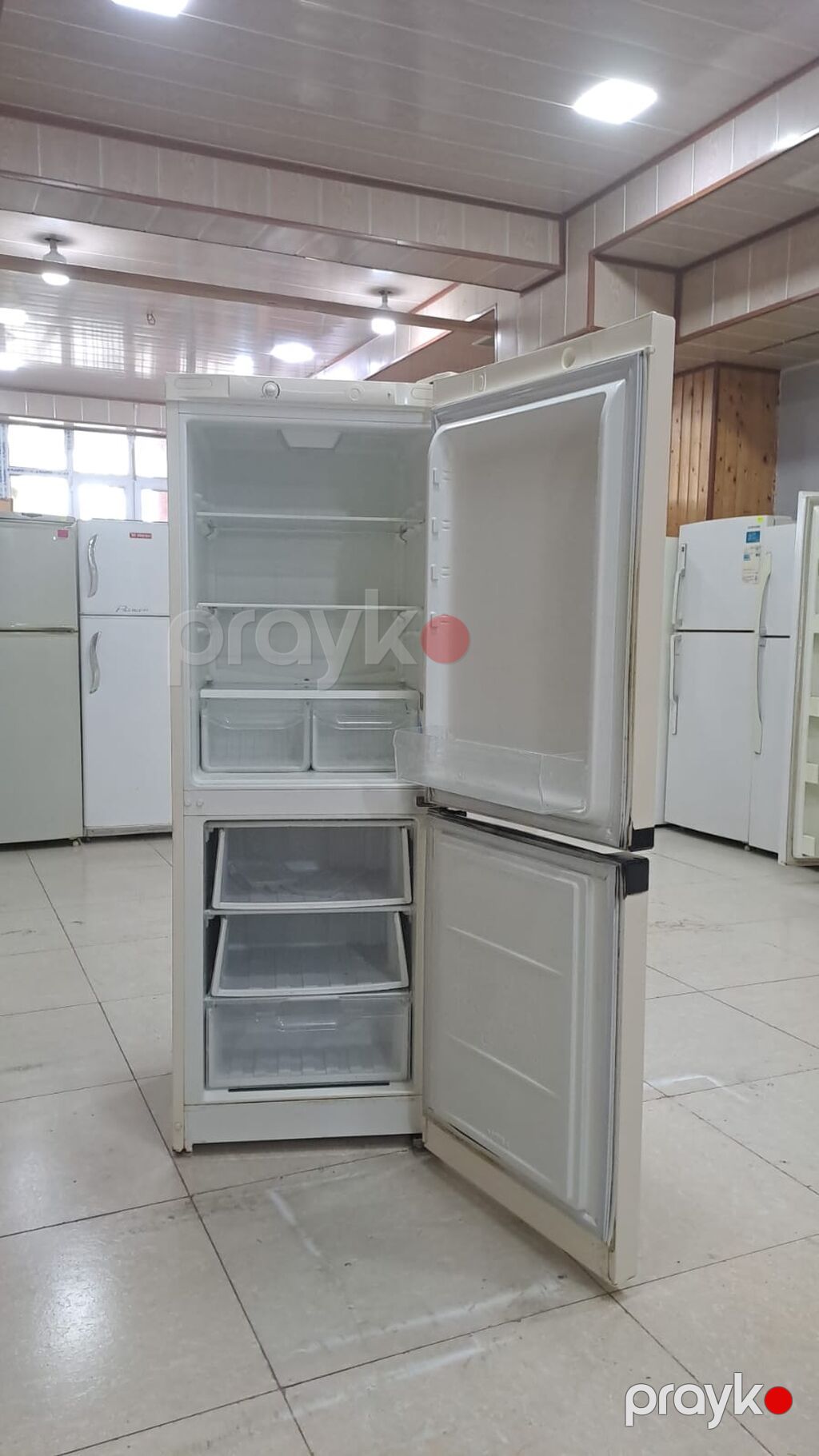 Indesit iki qapılı soyuducu (aşağıda dondurucu) - Rəng: krem/ağ — Soyuducular, Digah (2)