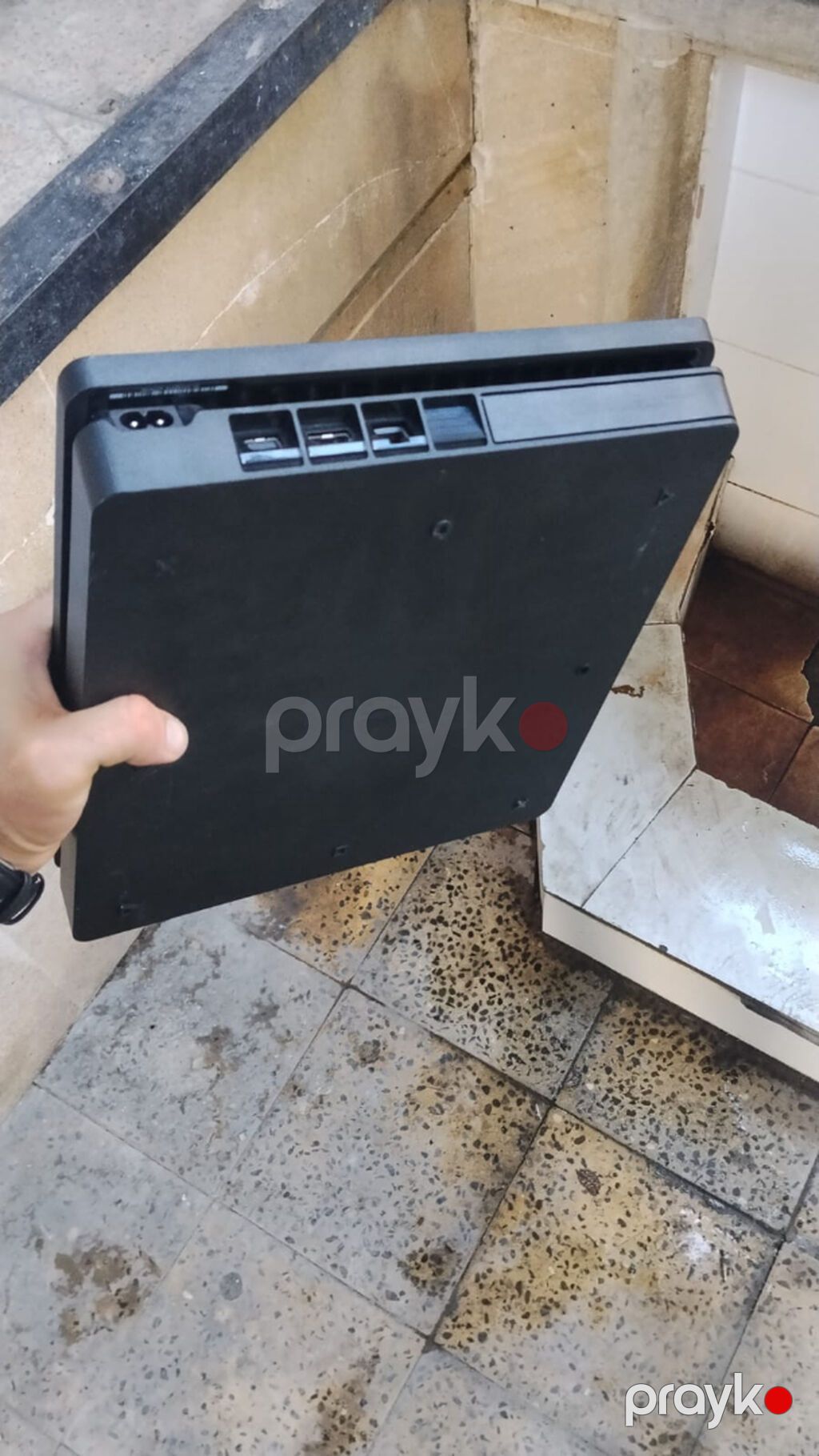 Playstation 4 slim 1tb. Evdə istifadə olunub problemsizdir. sonuncu — Oyun konsolları, Bakı (2)