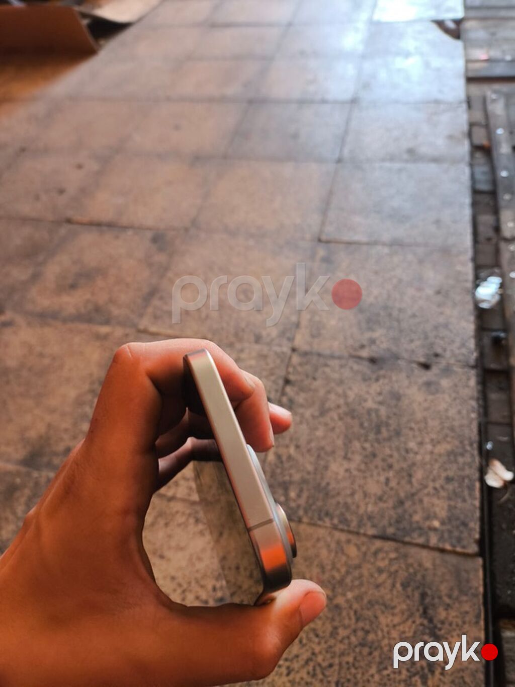 Gümüşü — Apple iPhone, Bakı (2)