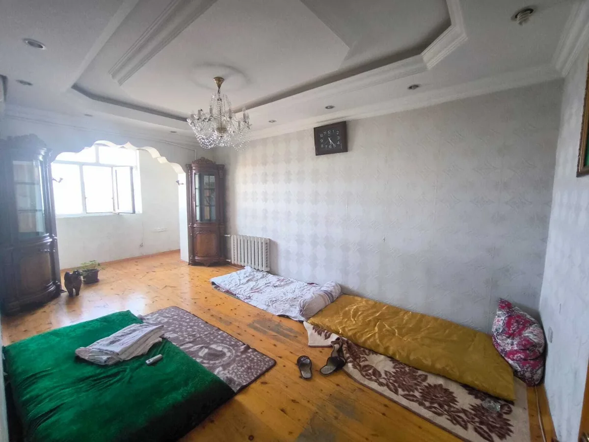 3 otaqlı orta təmirli mənzil satılır Köhnə Günəşli qəsəbəsində — Mənzil, Bakı (2)