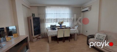 Satılır 4 otaqlı köhnə tikili 142 m² — Bakı