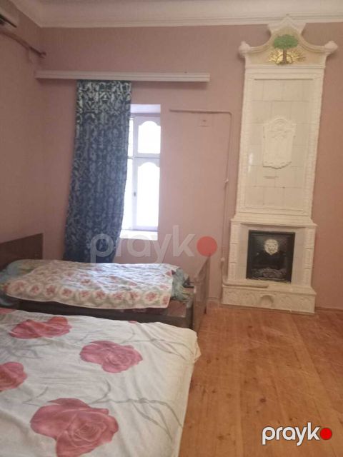 Satılır 2 otaqlı köhnə tikili 80 m² — Bakı