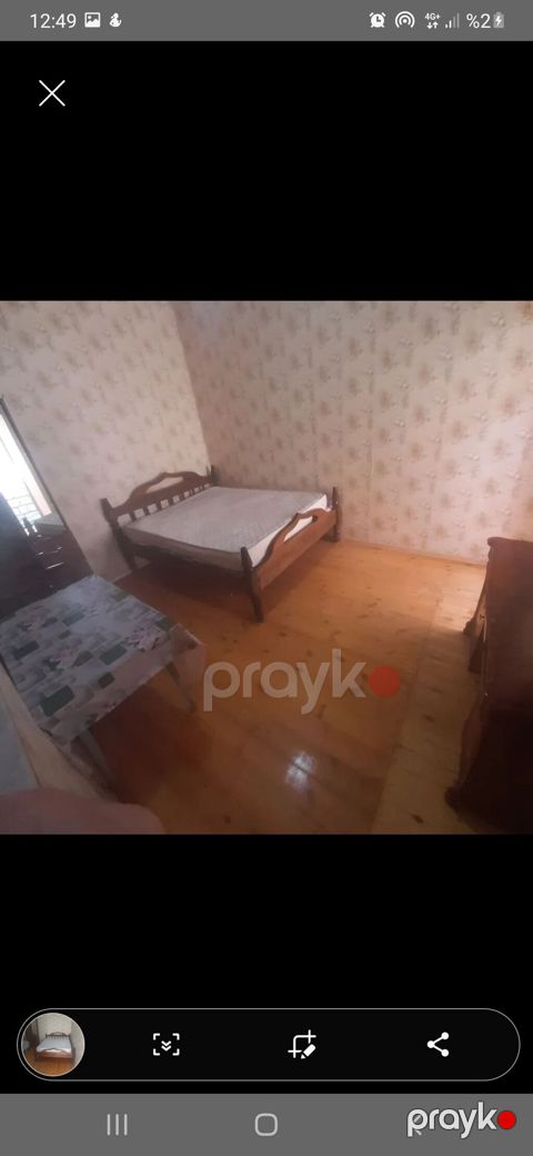 Kirayə: 1 otaqlı, mebellı kiçik mənzil Xüsusiyyətlər: - Yataq otağı — Bakı