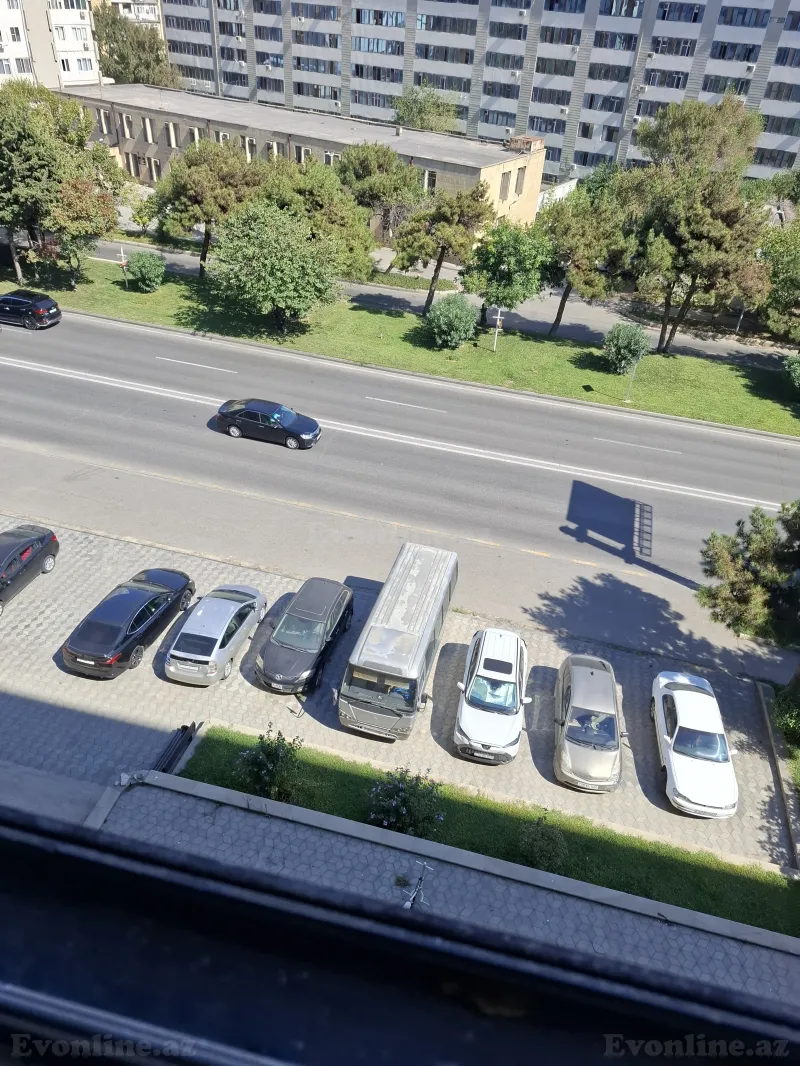 Kirayə verilir 3 otaqlı Mənzil Köhnə tikili 90 m² Bakı, Binəqədi r., Azadlıq prospekti m., Azadlıq pr — Bakı