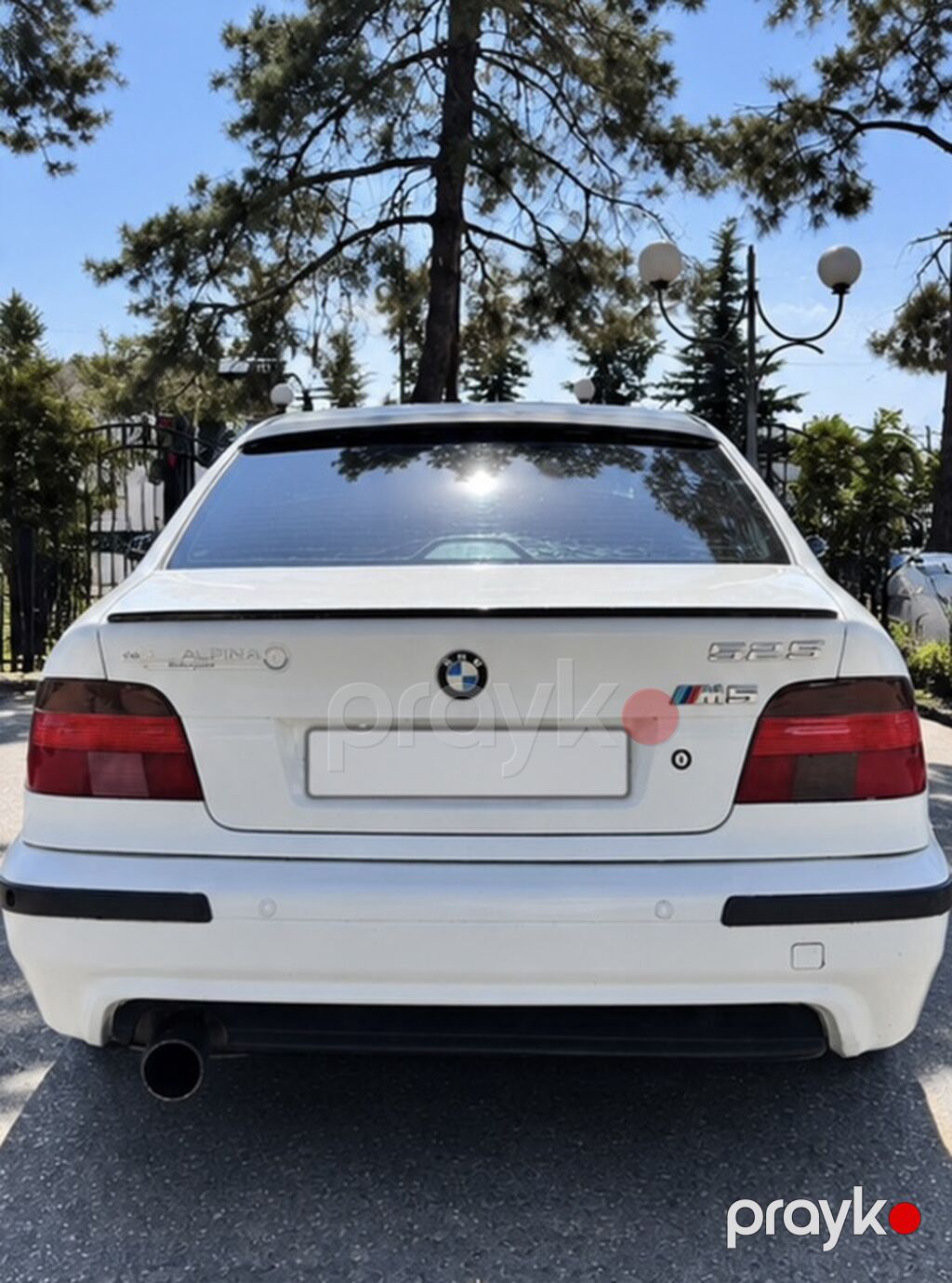 BMW 5 Series E39 sedan – ağ rəngdə. - Eksteryer: M paket üslublu — Avtomobillər, Qusar (2)