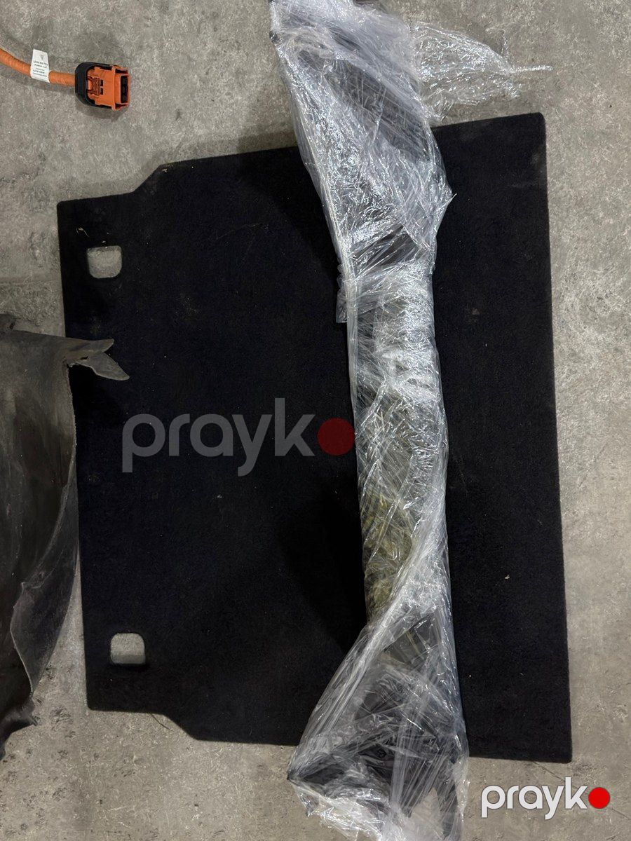 Porsche Taycan ehtiyat hissələri — Ehtiyat hissələri və aksesuarlar, Bakı (5)