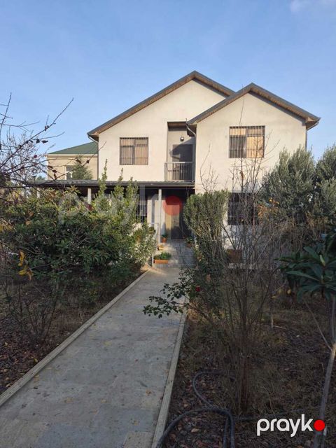 Satılır 4 otaqlı həyət evi/bağ evi 200 m² — Bakı