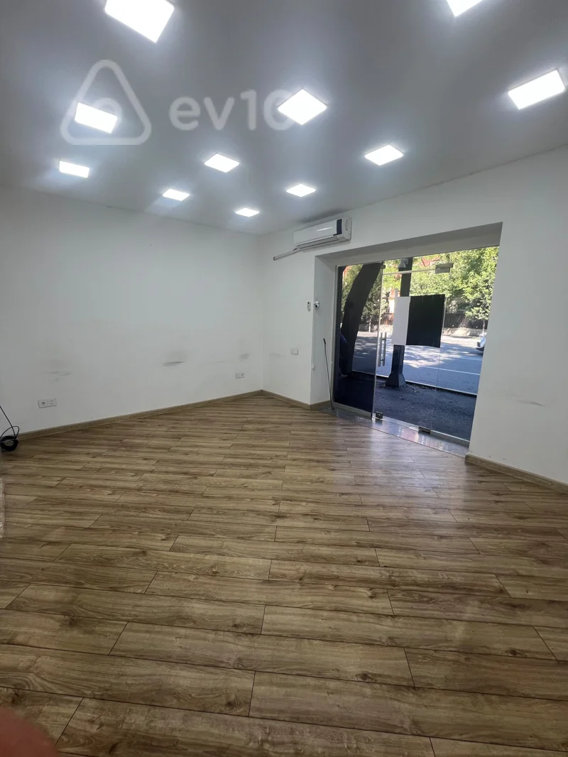 Obyekt, 38 m², 28 May Metrosu,Ceyhun Hacıbəyli küçəsi — kirayə — Bakı