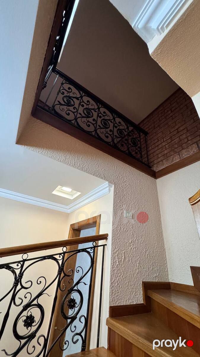 İcarəyə verilir 7 otaqlı köhnə tikili 250 m² — Mənzil, Bakı (4)
