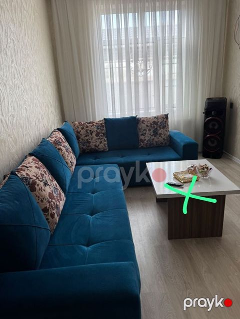 Künc divan 230₼.açılmır,bazasızdır.Ölçü 2/3. əla vəziyyətdə.Ünvan — Mehdiabad
