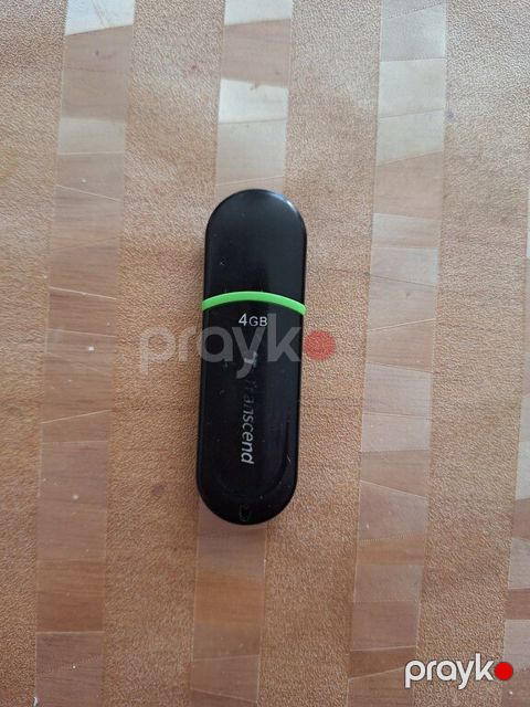 Flaş kart 4GB — Bakı