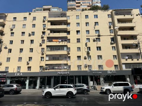 Satılır 4 otaqlı köhnə tikili 105 m² — Bakı