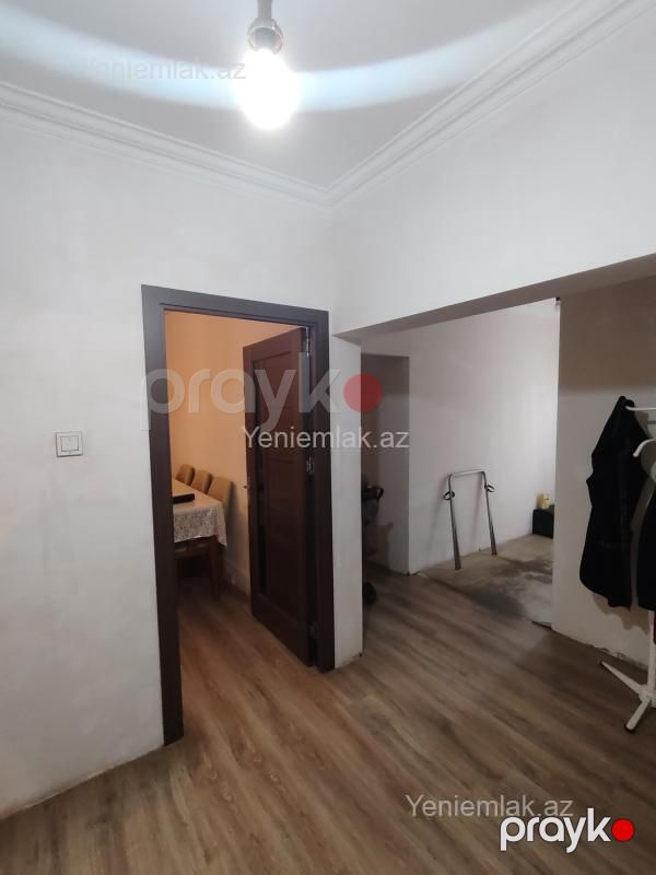 Satılır 4 otaqlı Bina evi menzil (Köhnə tikili), 83 m², 10-cu mikrorayon — Mənzil, Sumqayıt (10)