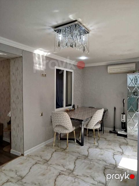 Satılır 2 otaqlı köhnə tikili 70 m² — Bakı