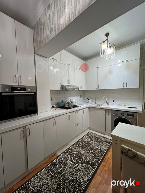 Satılır 3 otaqlı köhnə tikili 85 m² — Bakı