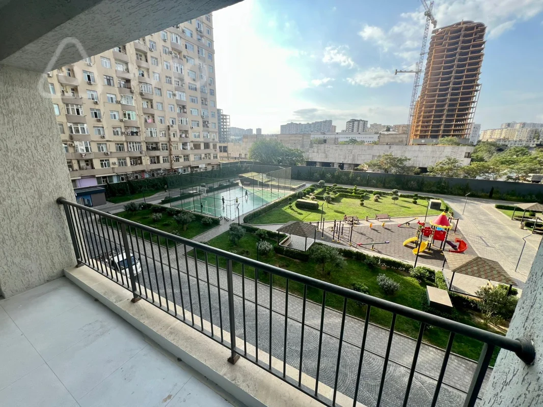 4 otaqlı mənzil, 225 m², Ceyhun Səlimov küçəsi ilə Abdulvahab Salamzadə küçələrinin kəsişməsi — Mənzil, Bakı (2)