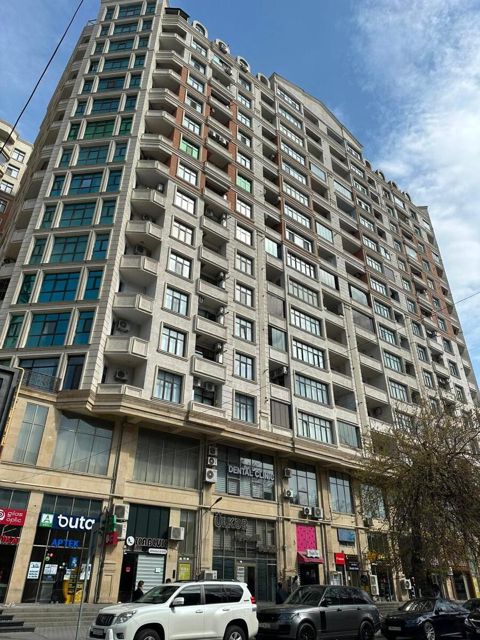 Satılır 3 otaqlı yeni tikili 125 m² — Bakı