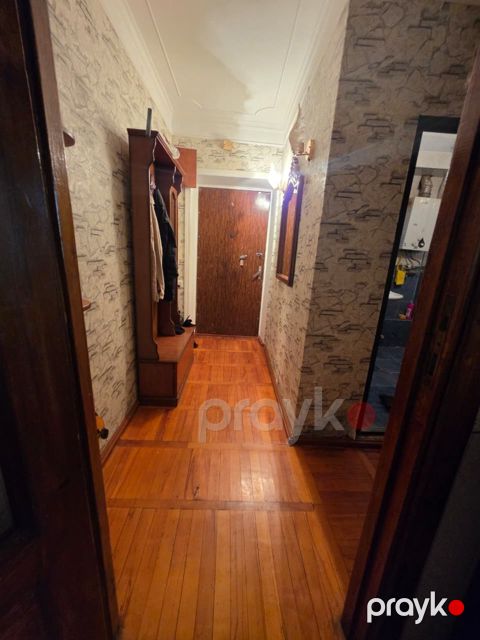 Satılır 2 otaqlı köhnə tikili 60 m² — Bakı